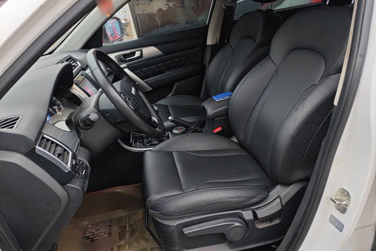 Used Haval H2 2016 Red Label 1.5T Manual Two-Wheel Drive Elite Model
