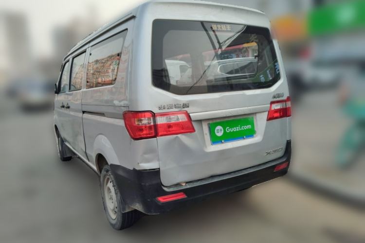 Used Jinbei Hiace X30 2023 1.5L Super-Comfortable Passenger Van 5/6/7-Seater Non-Air-Conditioned Version Model SWC15M