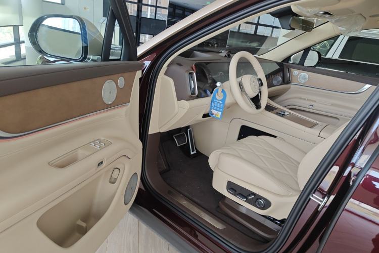 Used Hima AITO M9 2025 Extended-Range Ultra Version 52 kWh 6-Seater Driver Seat