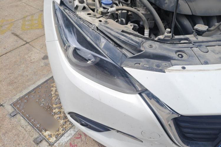 Used Mazda 3 Axela 2017 Sedan 1.5L Automatic Luxury Model Emission Standard China V
