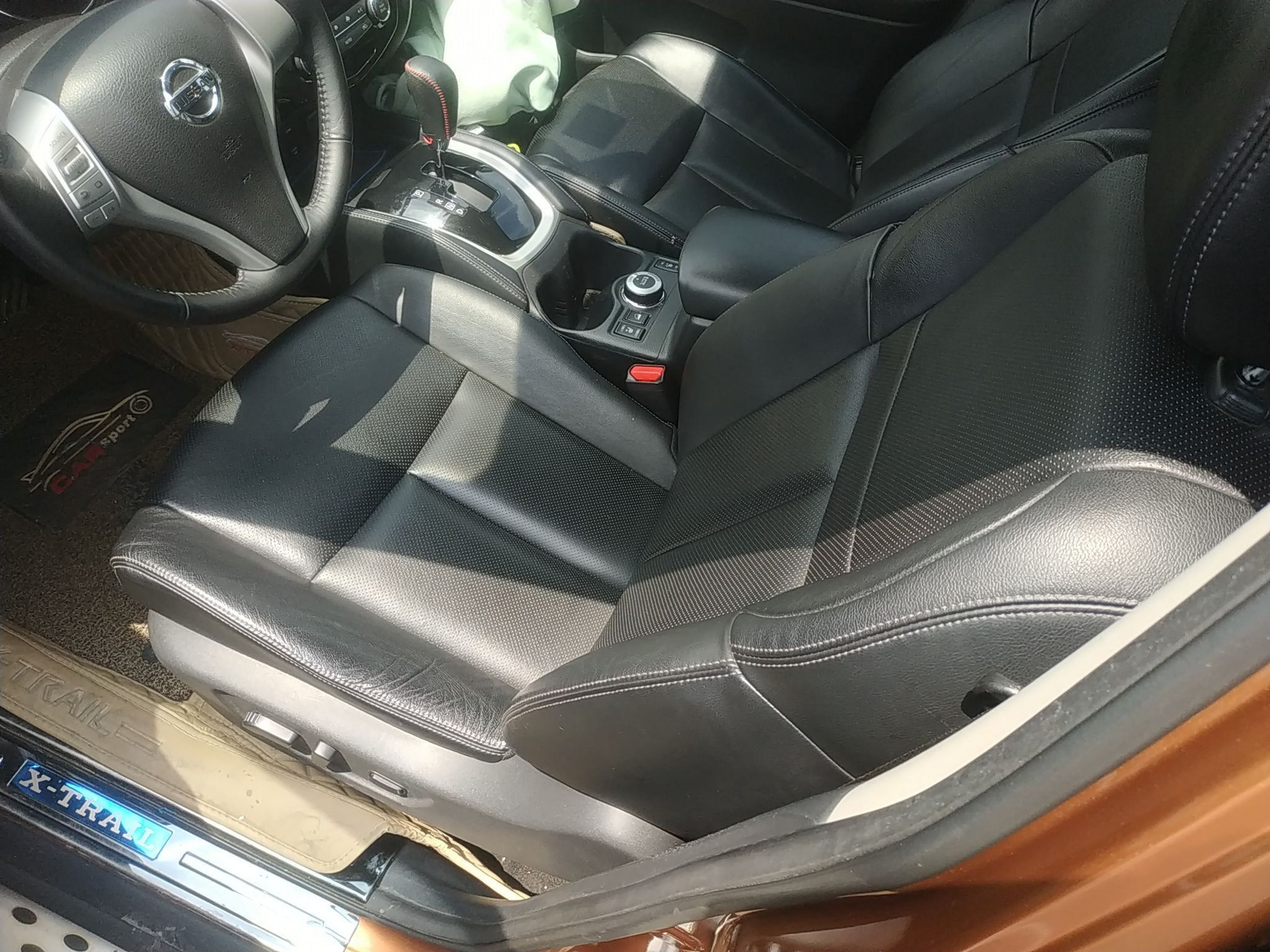 المقاعد الأمامية داخل السيارة