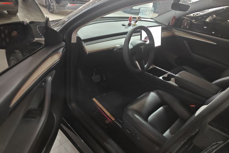 Used Tesla Model Y 2021 Standard Range Rear-Wheel Drive Version