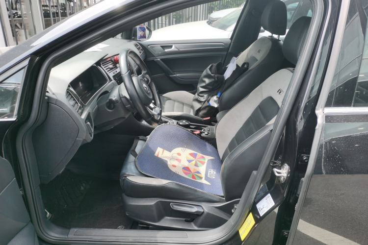 Used Volkswagen Golf 2020 Charming Edition 280TSI DSG R-Line Left Front Seat