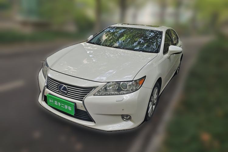 Used Lexus ES 2014 300h Elite Edition