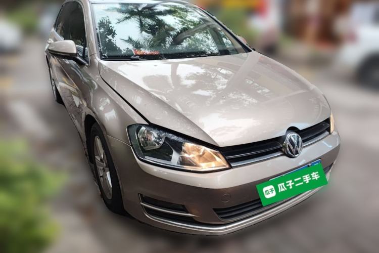 Used Volkswagen Golf 2015 1.6L Automatic Comfort Model Front Right 45 Deg