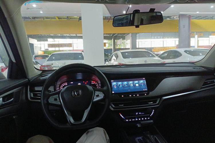 Used CHANGAN CS35PLUS 2021 Honor Million Edition 1.6L CVT Luxury Model Center Console