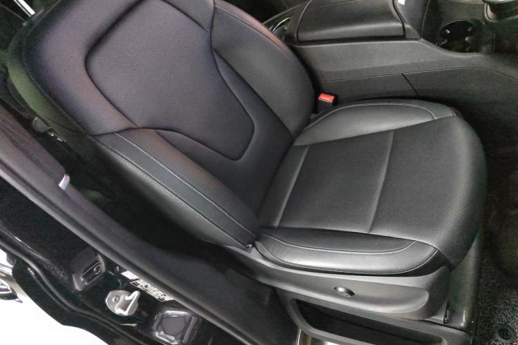 Used Mercedes-Benz V-Class 2020 V 260 L Long-wheelbase Luxury Edition Right Front Seat