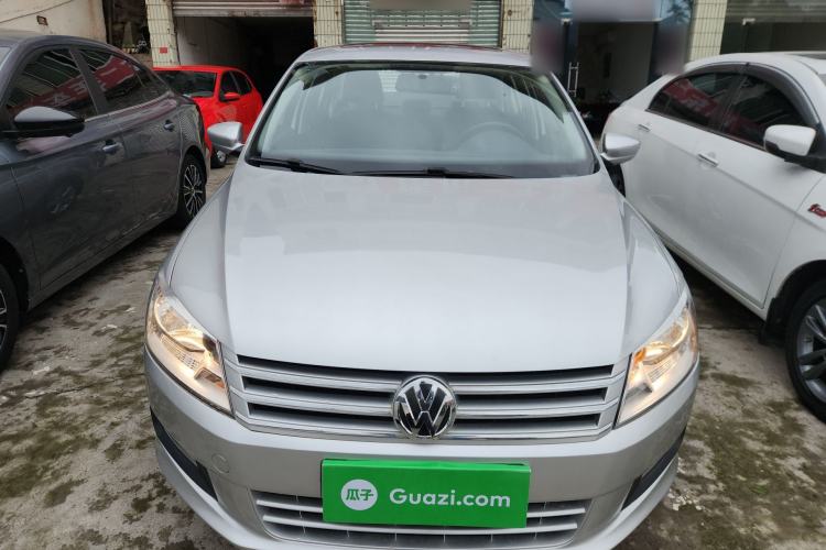 Used Volkswagen Santana 2015 1.6L Manual Comfort Edition Front