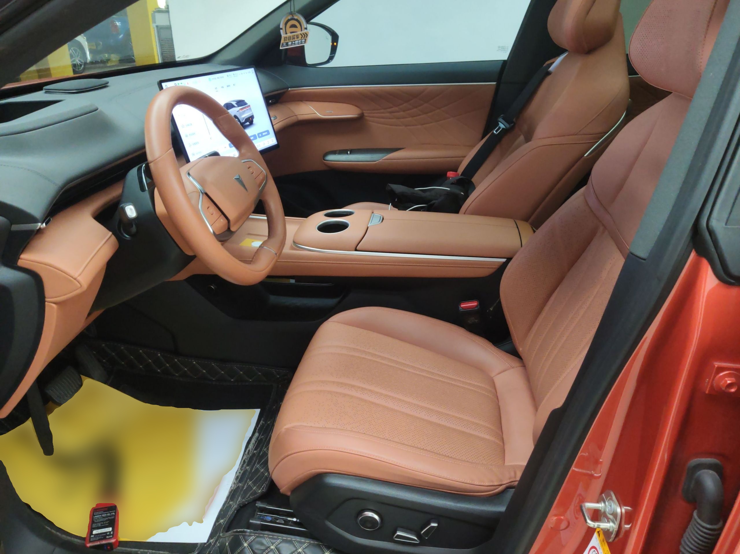 المقاعد الأمامية داخل السيارة