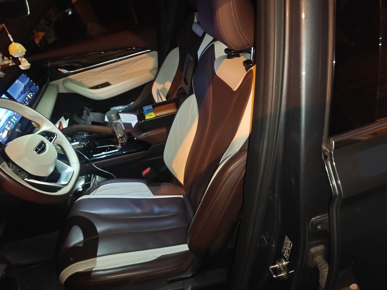 Geely Auto Monjaro L 2021 2.0TD DCT EVO Two-Wheel Drive Prestige Version — снимка 14