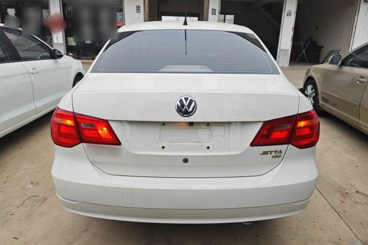 Used Volkswagen Jetta 2015 Value Edition 1.6L Manual Fashionable Style
