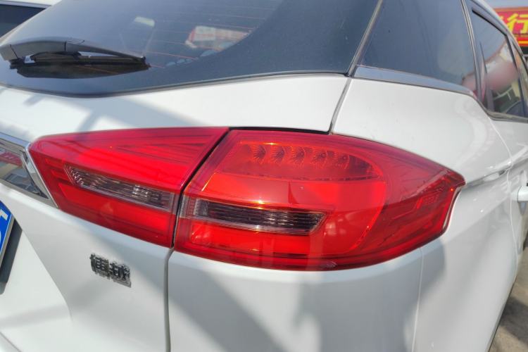 Used Geely Auto Emgrand X7 Sport 2016 1.8TD Automatic ZhiZun Version Right Rear Taillight