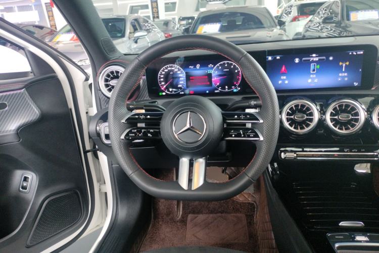 Used Mercedes-Benz A-Class 2024 Updated A 200 L Fashion Version Steering Wheel