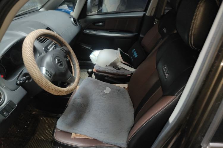 Used Suzuki SX4 2012 1.6L Manual Ruiqi Model
