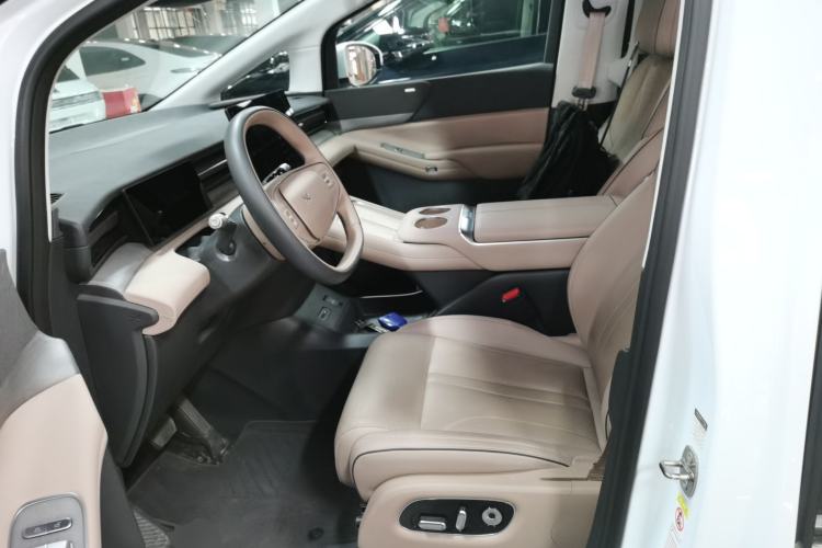 Used XPeng X9 2025 740 Ultra-Long Range Max