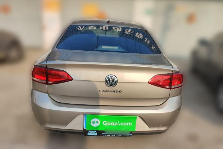 Used Volkswagen Lamando 2015 230TSI DSG Fashion Edition
