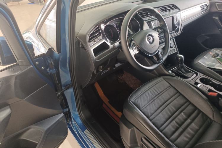 Used Volkswagen Touran 2018 Volkswagen Touran L 280TSI DSG Comfort Edition 7-seater