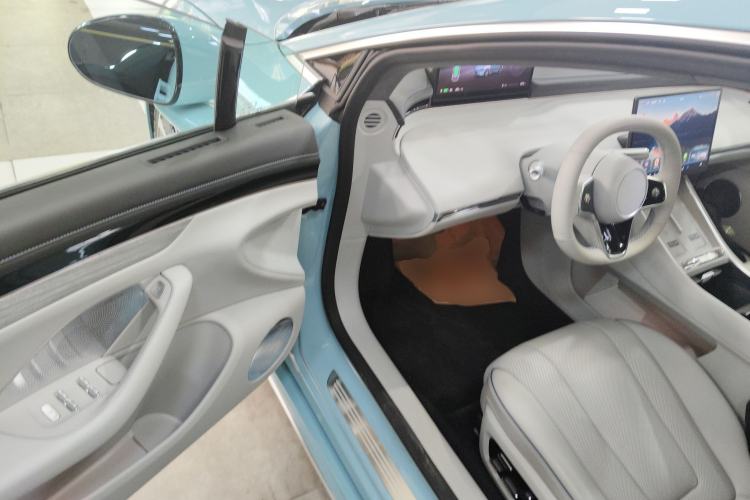 Used Hima Luxeed S7 2025 705 km Max