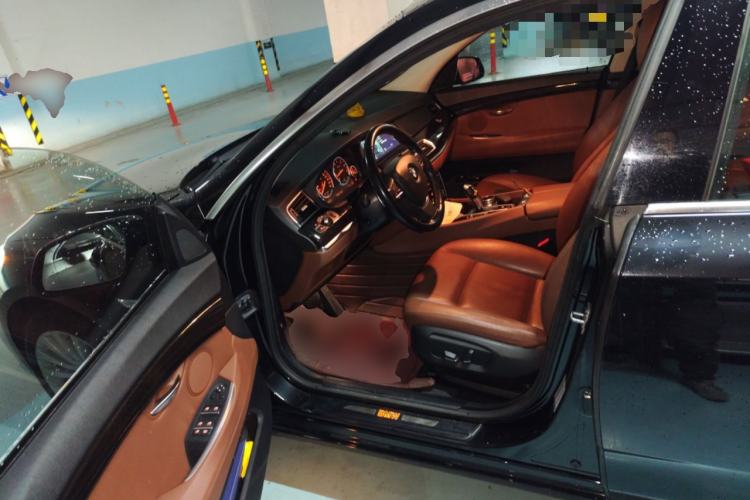 Used BMW 5 Series GT 2014 535i Leading Model
