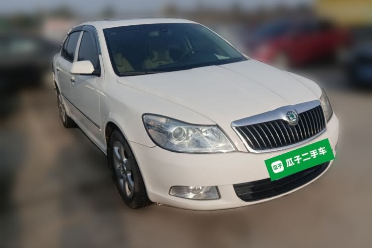 Used Skoda Octavia 2010 2.0L Manual Yijun Edition Front Right 45 Deg