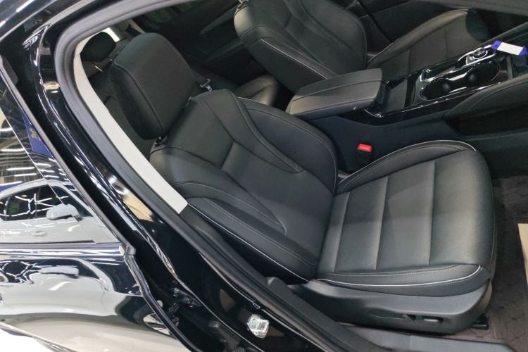 Used Buick Envision 2024 Encore Plus 28T Two-Wheel Drive Luxury Edition
