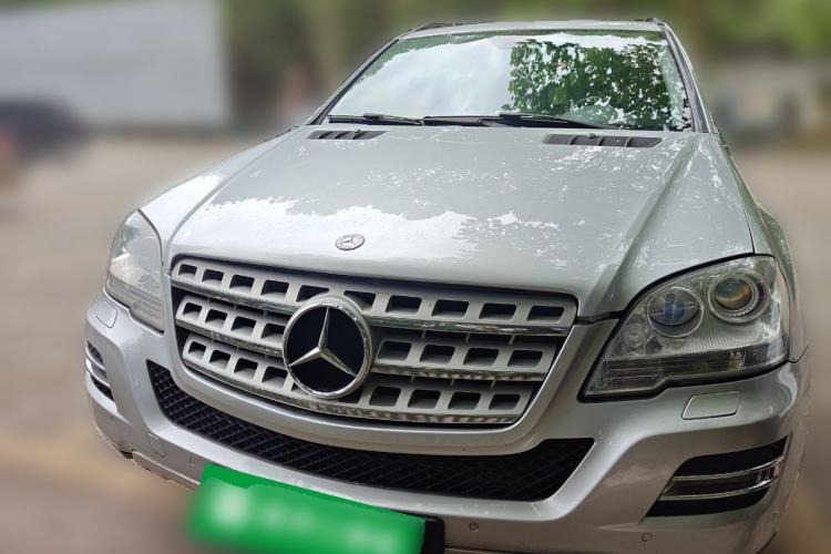 Used Mercedes-Benz M-Class 2010 ML 300 4MATIC Front