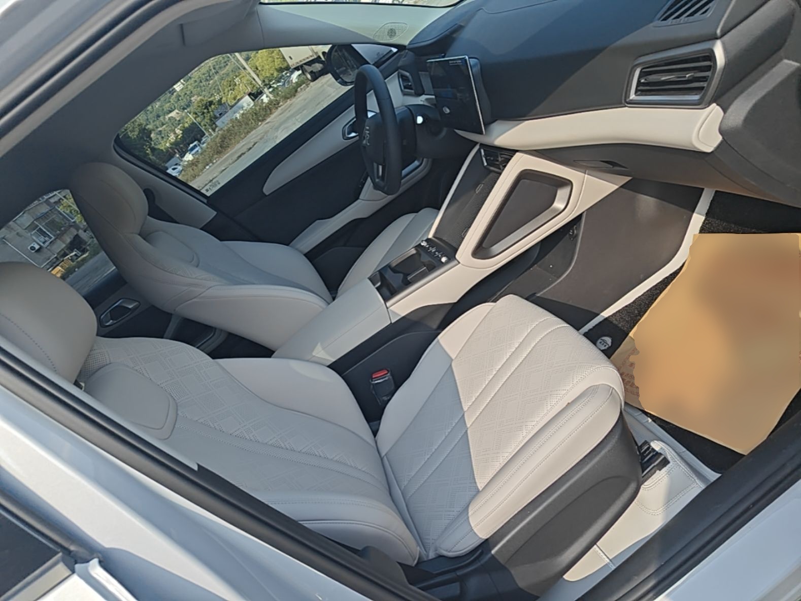 BYD Yuan UP 2025 Model 301KM Leading Version — снимка 19