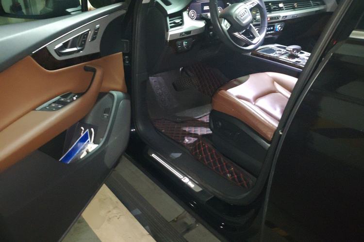 Used Audi Q7  Driver Seat