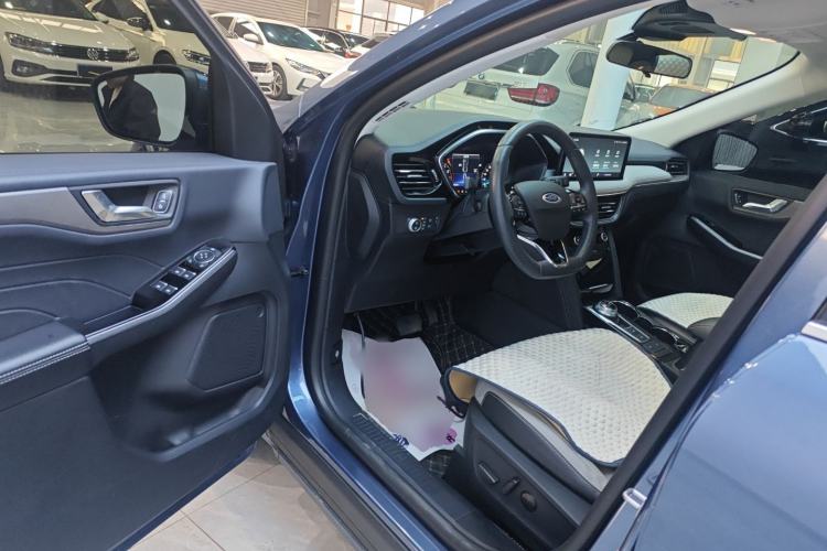 Used Ford Escape 2020 EcoBoost 245 Two-Wheel-Drive Titanium Edition Driver Seat