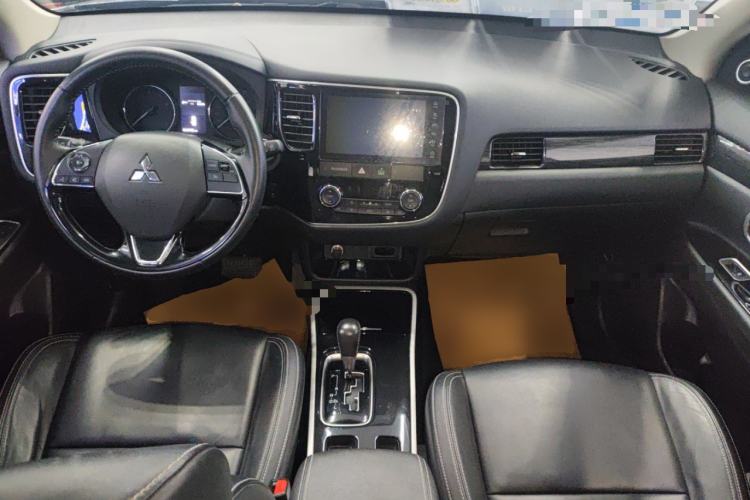 Used Mitsubishi Outlander 2020 2.0L Two-Wheel Drive Comfort Edition 7-Seater