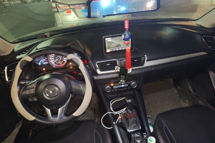 Used Mazda 3 Axela 2016 Sedan 1.5L Automatic Luxury Model Center Console