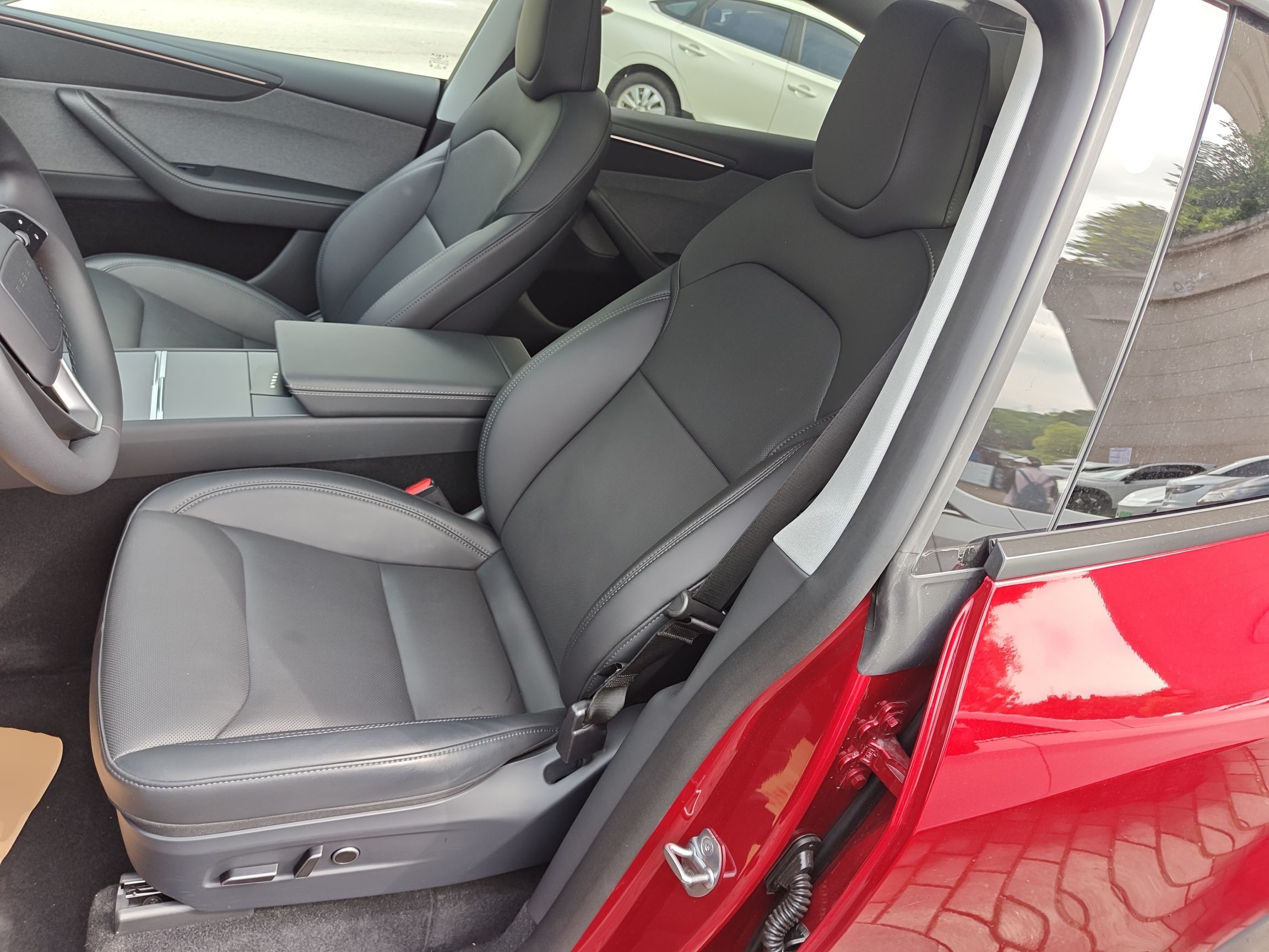 Переднее сиденье в автомобиле