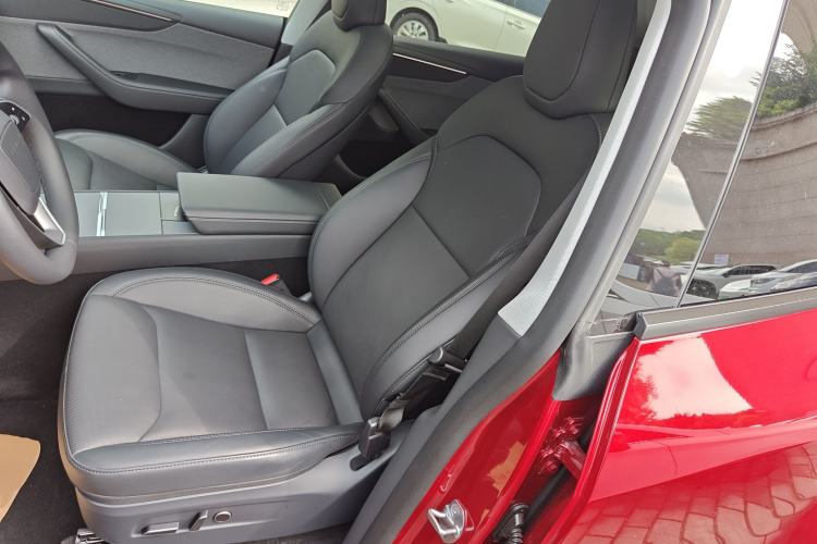 Used Tesla Model Y 2025 Rear-Wheel-Drive Version Left Front Seat