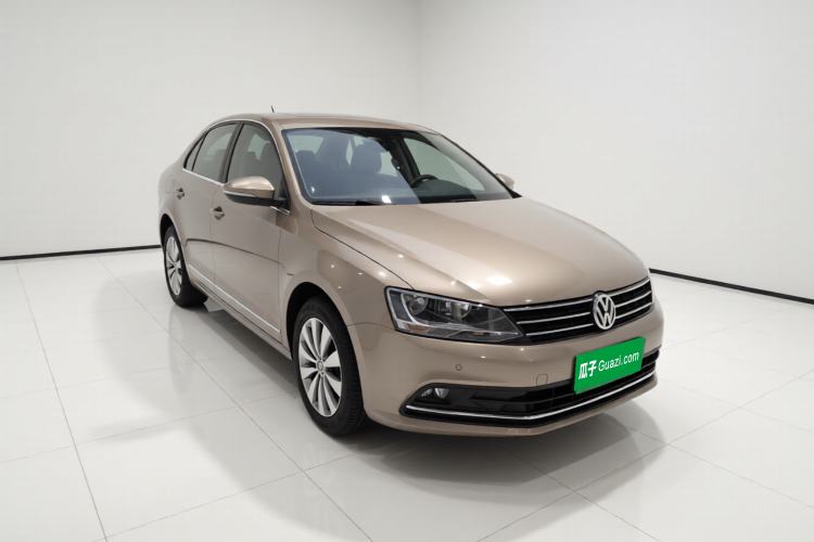 Used Volkswagen Sagitar 2015 230TSI Automatic Luxury Model
