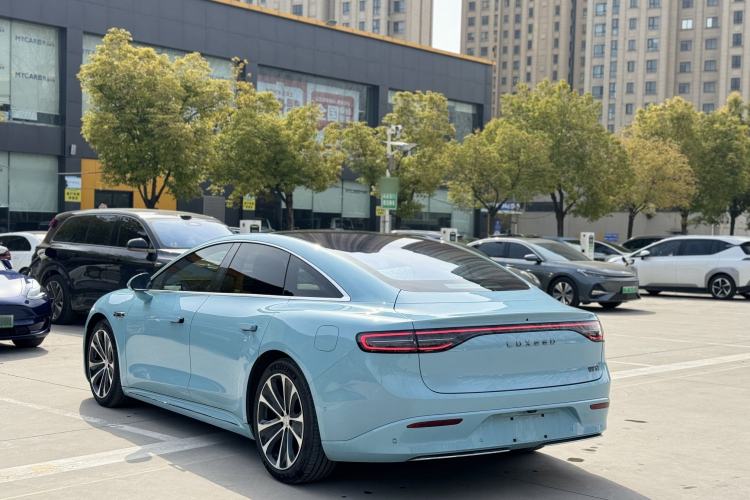 Used Hima Luxeed S7 2025 855 km Max Exterior 5