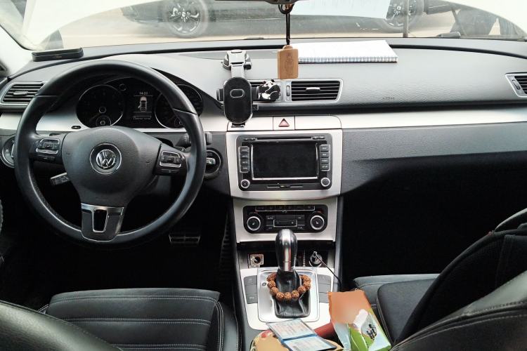 Used Volkswagen FAW-Volkswagen CC 2011 1.8TSI Luxury Model Center Console