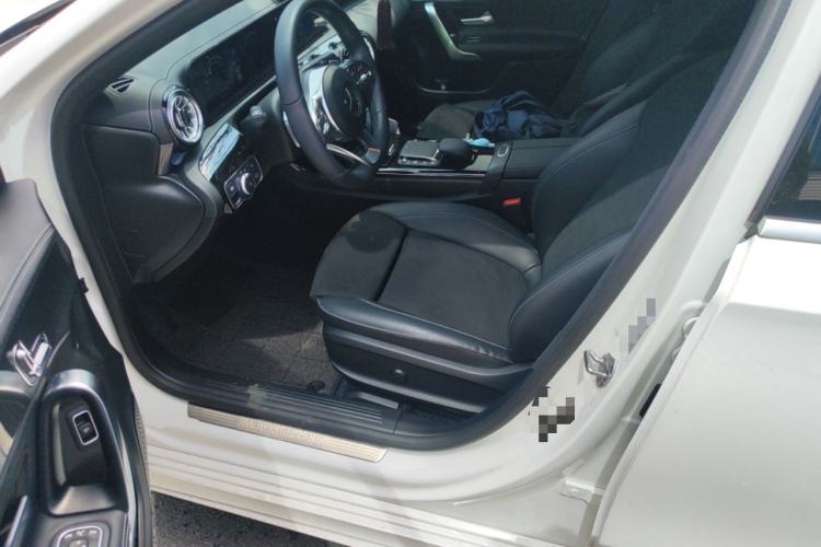 Used Mercedes-Benz A-Class 2022 Revised Version A 200 L Sport Sedan Fashionable Style Left Front Seat