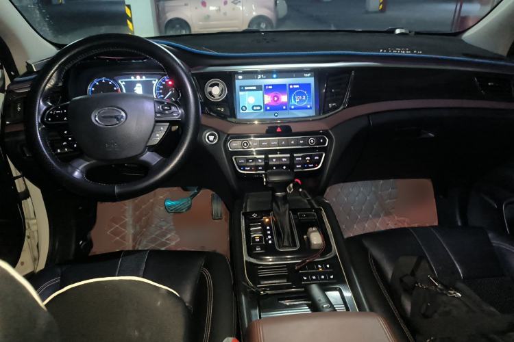 Used GAC Trumpchi GS8 2017 320T Two-Wheel Drive Luxury Smart Connectivity Version (7 Seats)