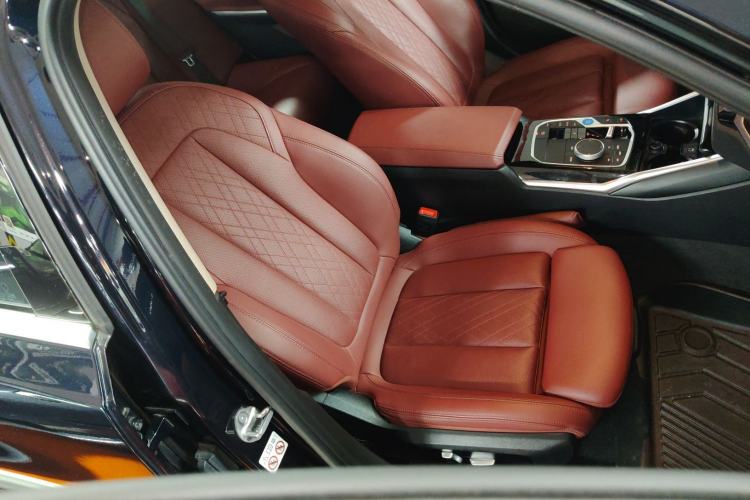 Used BMW i3 2022 eDrive 35 L Right Front Seat