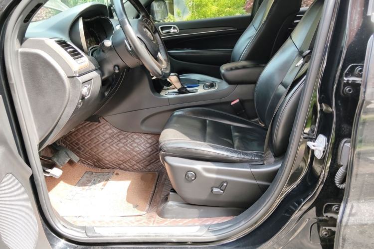 Used Jeep Grand Cherokee 2016 3.0L Elite Navigation Edition Left Front Seat