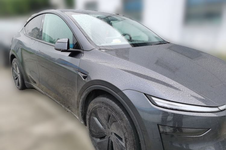 Used Tesla Model Y 2025 Rear-Wheel-Drive Version