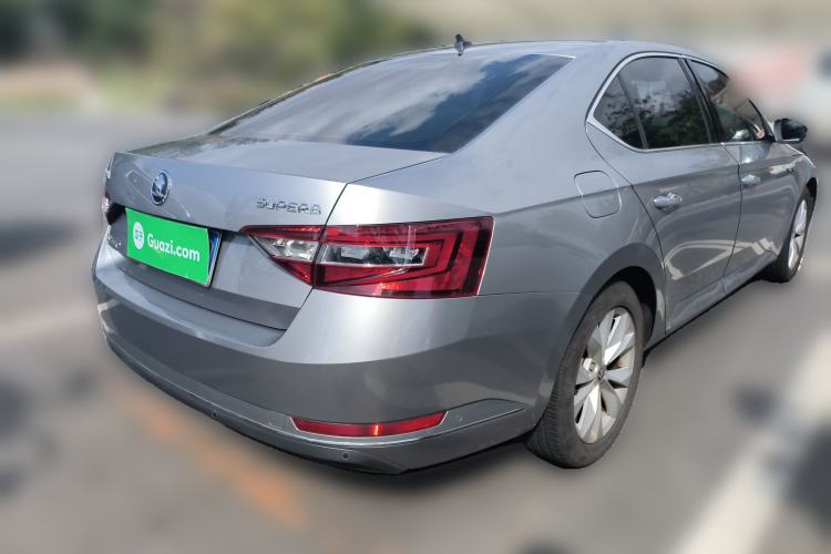 Used Skoda Superb 2016 TSI330 DSG Innovation Edition Rear Right 45 Deg
