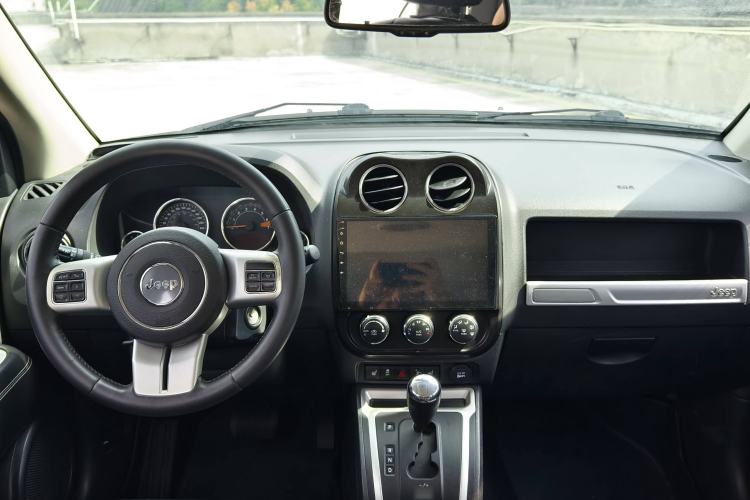 Used Jeep Compass 2014 2.4L four-wheel drive luxury version