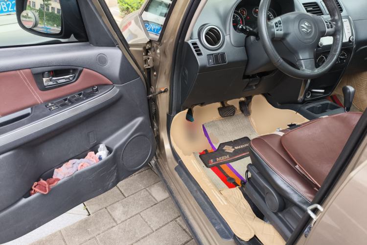 Used Suzuki SX4 2012 1.6L Automatic Ruiqi Model Driver Seat