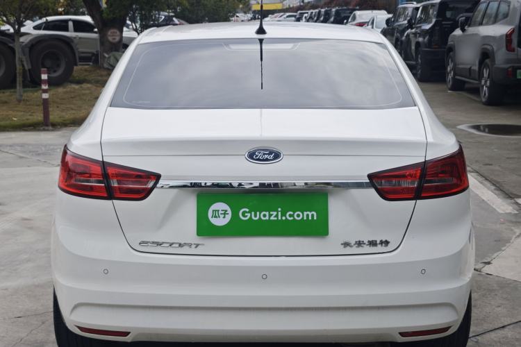 Used Ford Escort 2015 1.5L Automatic Fashion Model