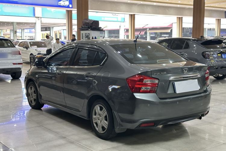 Used Honda City Classic 2012 1.5L manual Comfort version
