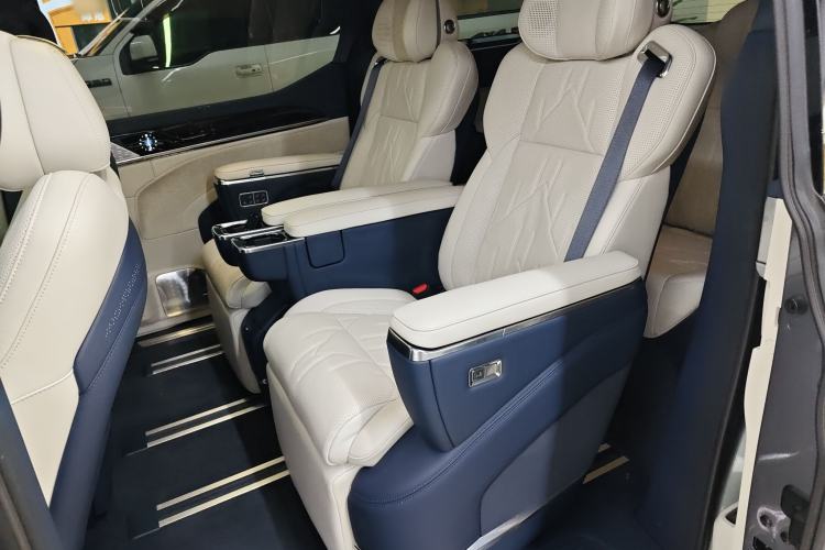 Used Zeekr 009 2024 Six-Seat Executive Version 4WD 108 kWh
