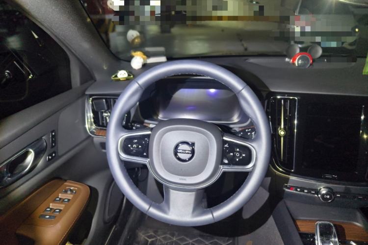 Used Volvo S60 2024 B4 Zhiyuan Luxury Edition
