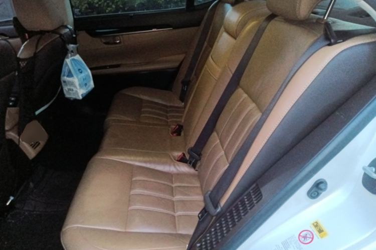 Used Lexus ES 2015 300h Luxury Edition Left Rear Seat