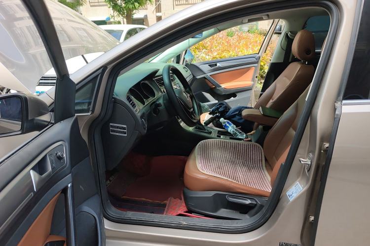 Used Volkswagen Golf 2016 230TSI Automatic Comfort Version
